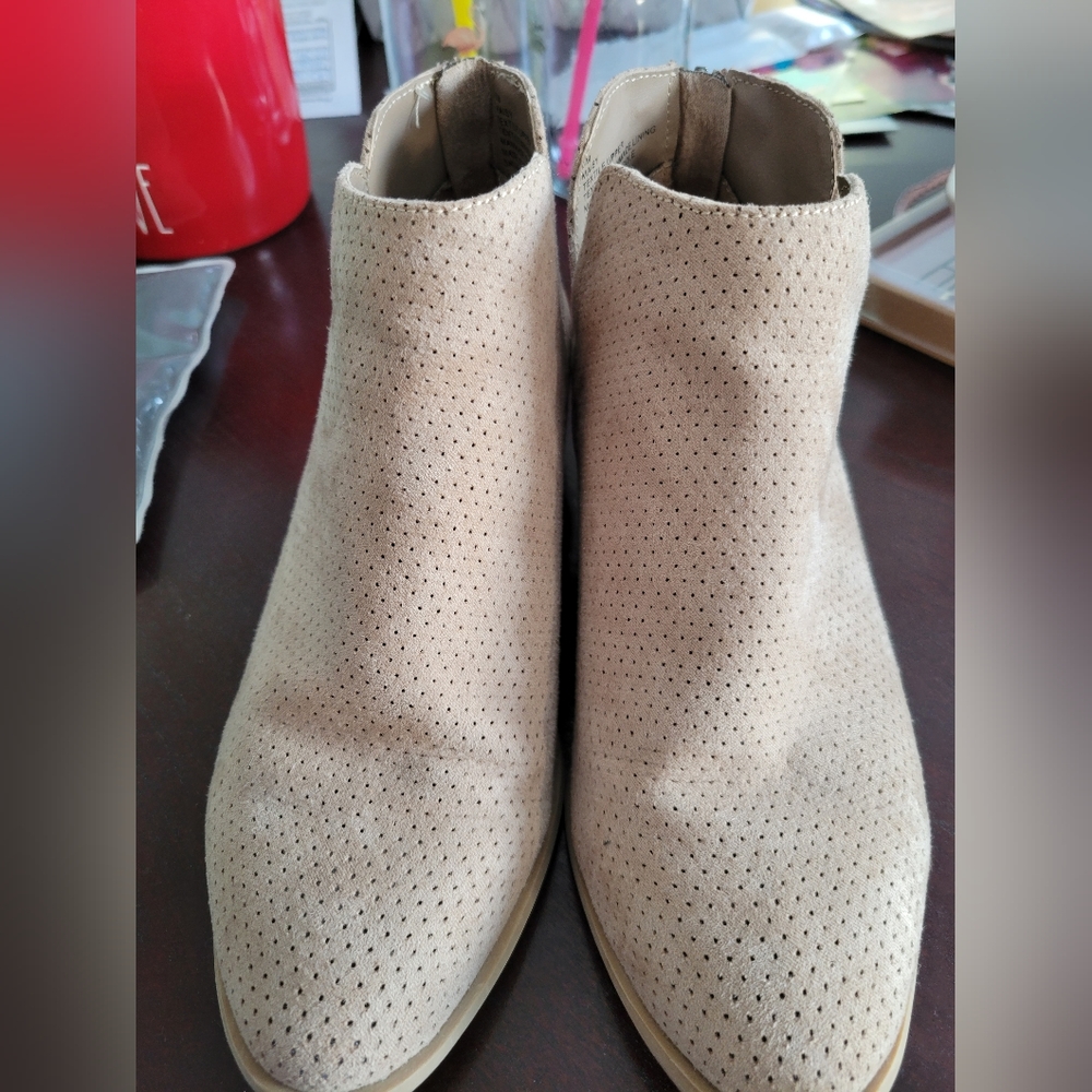 Heeled booties